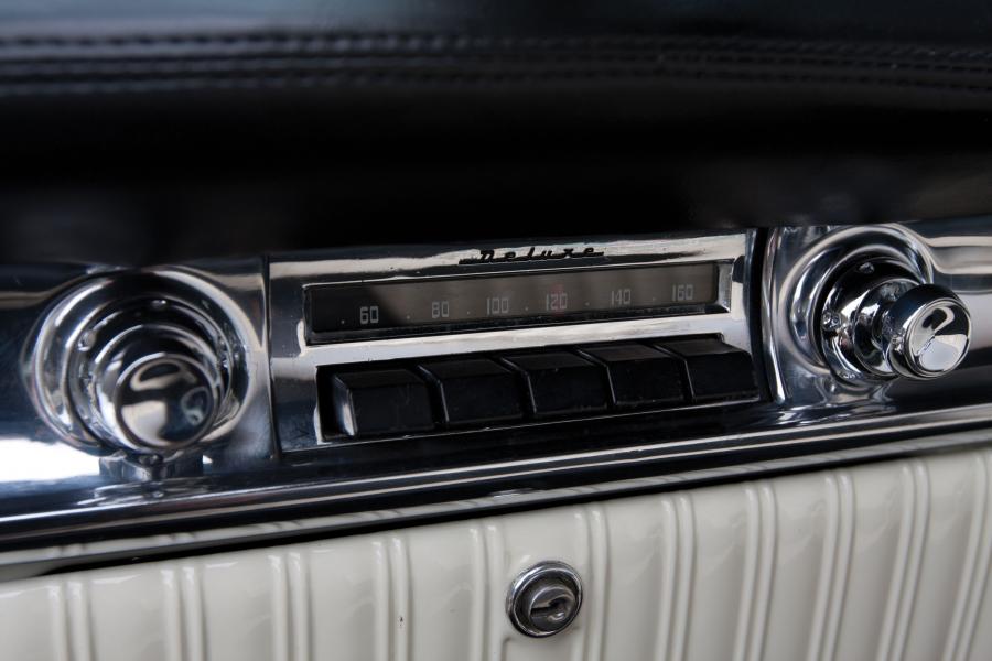  Oldsmobile Super 88 Convertible 1955 года  (фото 7 из 23)